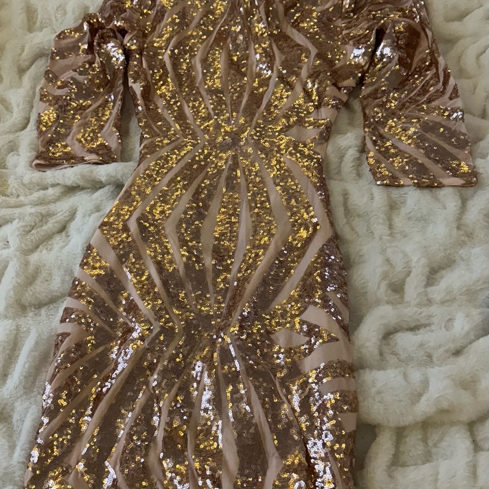 Elegant Sequin Dress in Gold and Tan